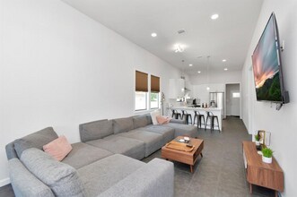 3439 Reeves St in Houston, TX - Foto de edificio - Building Photo