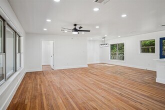 9946 Kilarney Dr in Dallas, TX - Building Photo - Building Photo