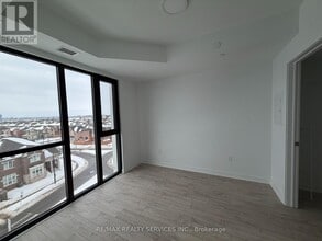 720 Whitlock Ave in Milton, ON - Building Photo - Building Photo