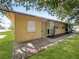 13037 First St in Ft. Myers, FL - Building Photo
