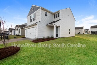 519 Morning Mist Rd in Elgin, SC - Foto de edificio - Building Photo