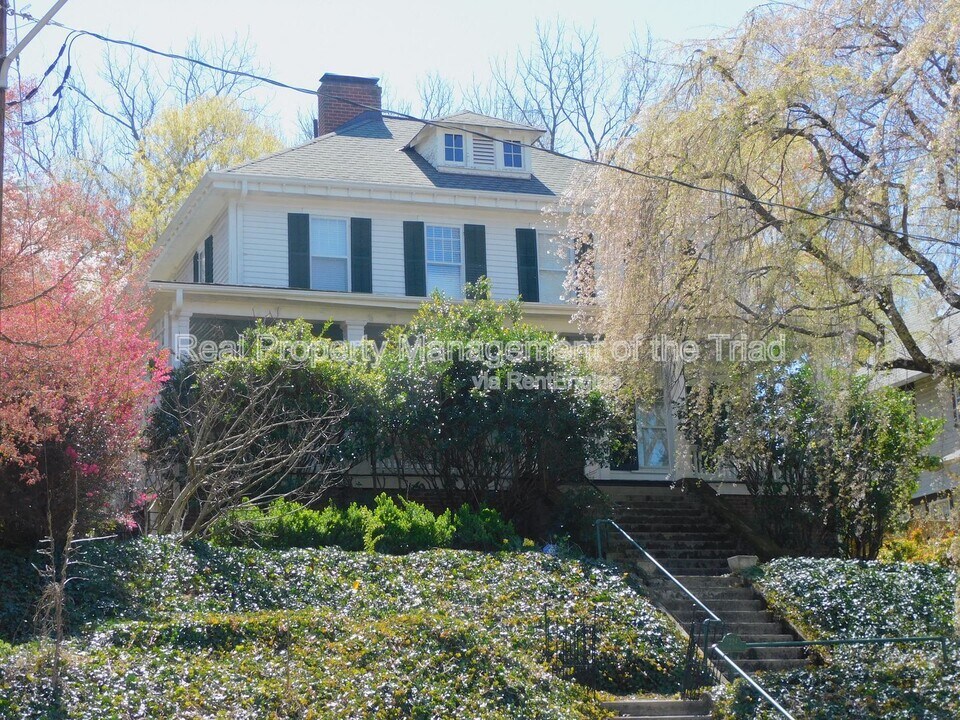 1224 Glade St NW in Winston-Salem, NC - Building Photo