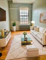 16 Balmoral St, Unit 210 in Andover, MA - Building Photo