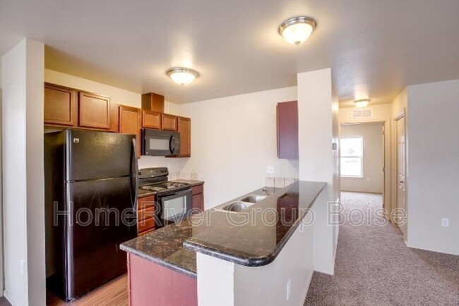 11045 W Brassy Cove Loop in Nampa, ID - Building Photo - Building Photo