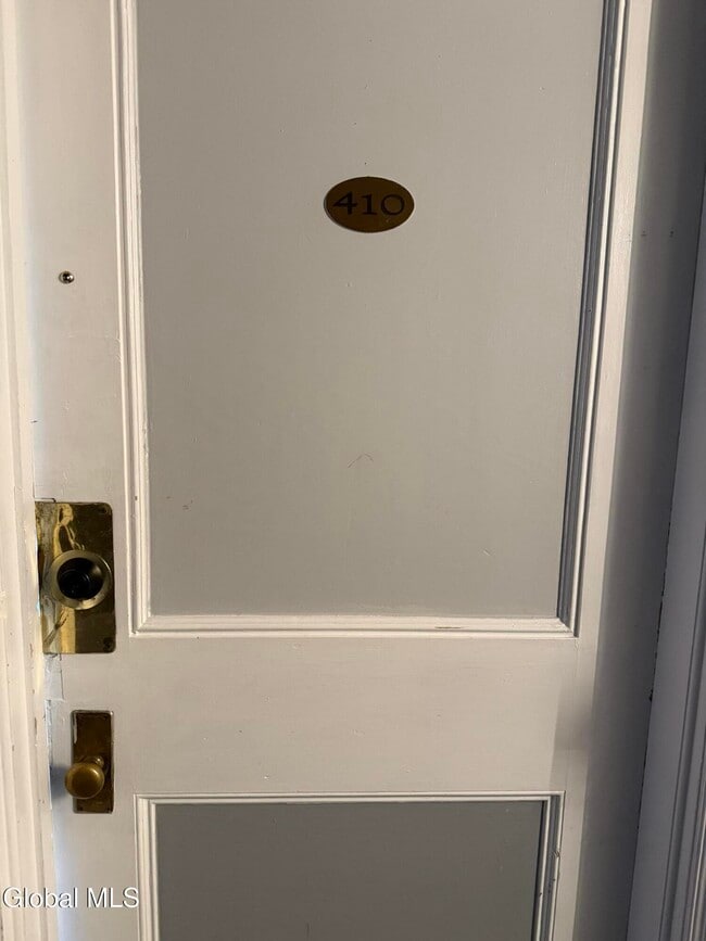 5 Broadway in Troy, NY - Foto de edificio - Building Photo