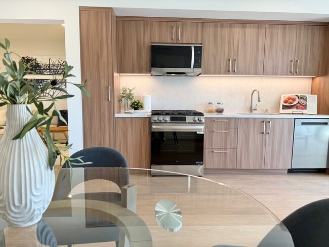 8900 Ramsgate Ave, Unit 206