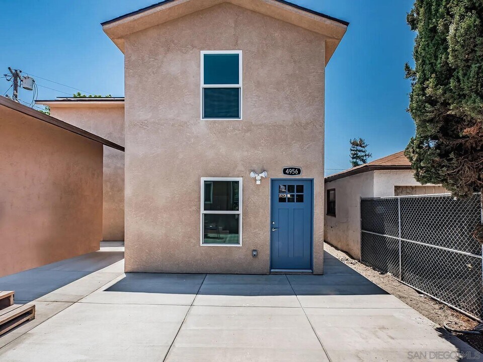 4956 63rd St in San Diego, CA - Building Photo