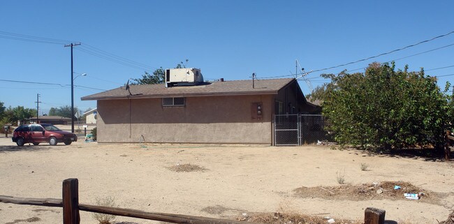 15870 Calgo Ln in Victorville, CA - Building Photo - Building Photo