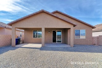 8905 E Pantano Bluff Dr in Tucson, AZ - Building Photo - Building Photo