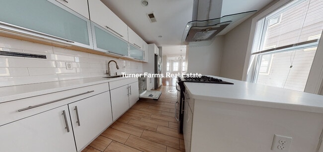 20 Marie Ave, Unit 2