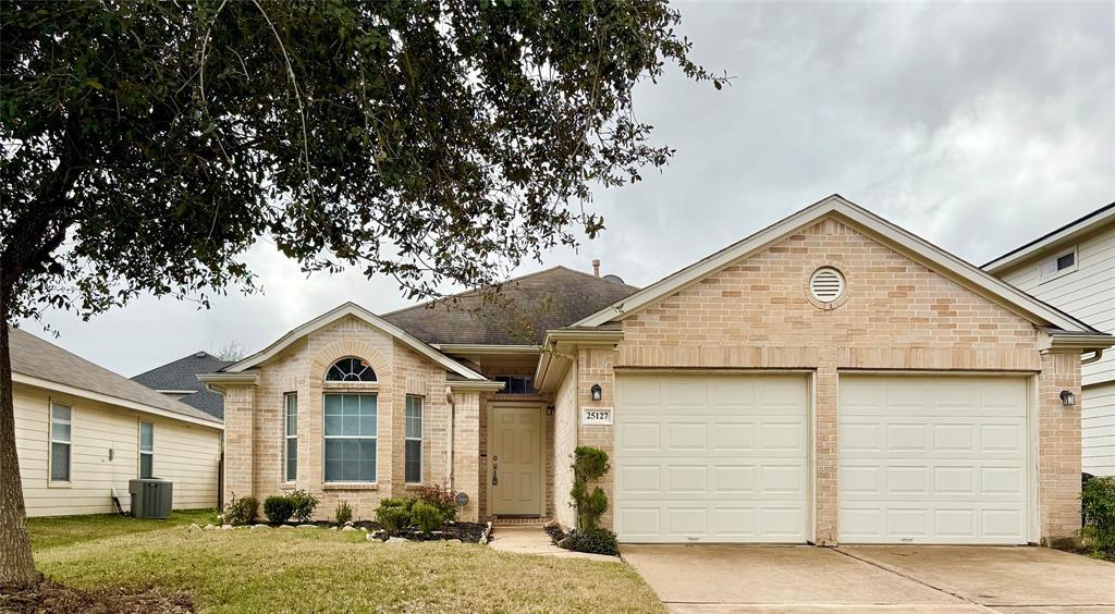 25127 Clover Ranch Dr in Katy, TX - Building Photo