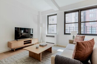 340 E 52nd St in New York, NY - Building Photo - Building Photo