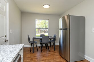 1 Gilbert Ct in Greenville, SC - Building Photo - Building Photo