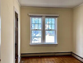 3070 N Oakland Ave, Unit Apt A in Milwaukee, WI - Building Photo - Building Photo