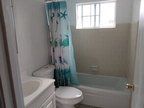 3720 E Clay Ave, Unit D in Fresno, CA - Building Photo - Building Photo