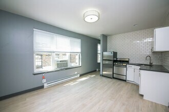 944 W Montrose Ave in Chicago, IL - Building Photo - Building Photo