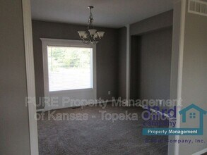 9548 Roundtree St in Lenexa, KS - Building Photo - Building Photo