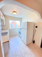 9353 Kentucky St, Unit Upper in Detroit, MI - Building Photo - Building Photo