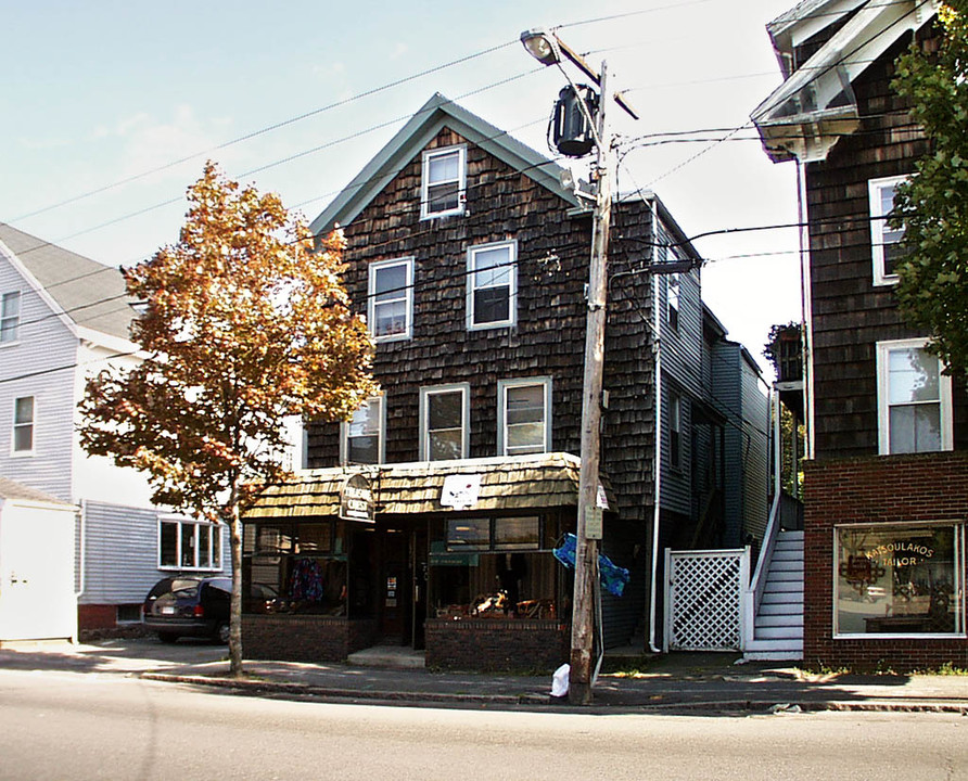 124 Pleasant St in Marblehead, MA - Building Photo