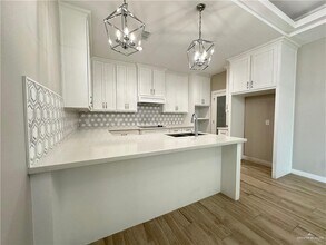 16 Kilgore Ave in McAllen, TX - Building Photo - Building Photo