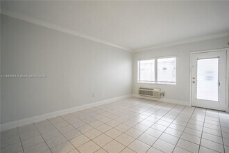 7640 Carlyle Ave in Miami Beach, FL - Foto de edificio - Building Photo