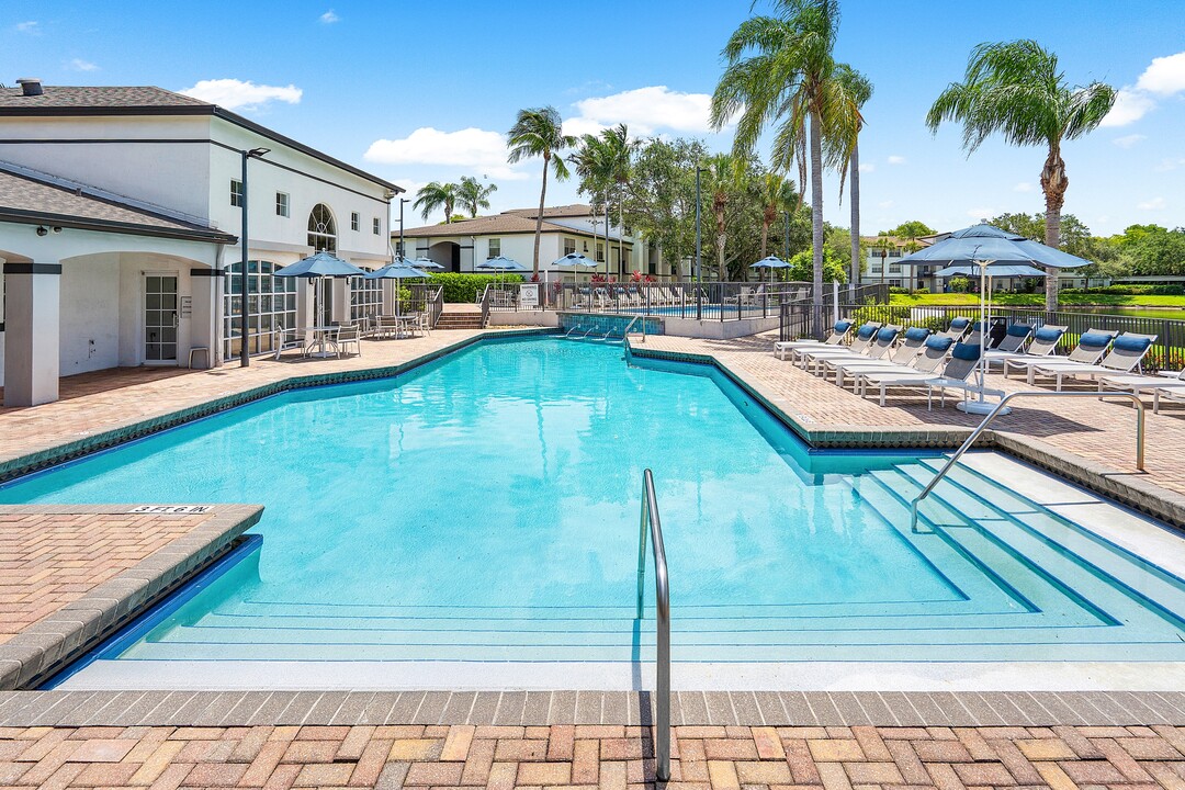 Cortland Pembroke Pines in Pembroke Pines, FL - Foto de edificio