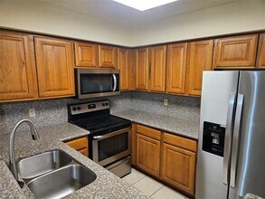 2425 Holly Hall St in Houston, TX - Building Photo - Building Photo