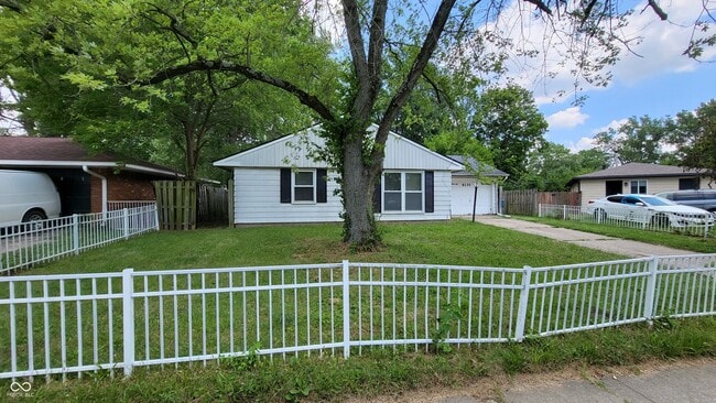 4131 Mellis Dr in Indianapolis, IN - Building Photo - Building Photo