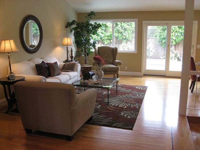 726 Rustic Ln in Mountain View, CA - Building Photo - Building Photo