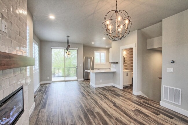 1025 S Gilbert St in Castle Rock, CO - Building Photo - Building Photo