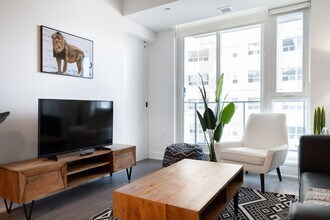 90 Champagne Ave S in Ottawa, ON - Building Photo - Building Photo