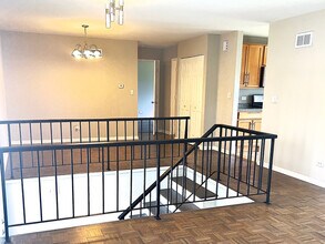 136 Lilac Ln in Buffalo Grove, IL - Building Photo - Building Photo