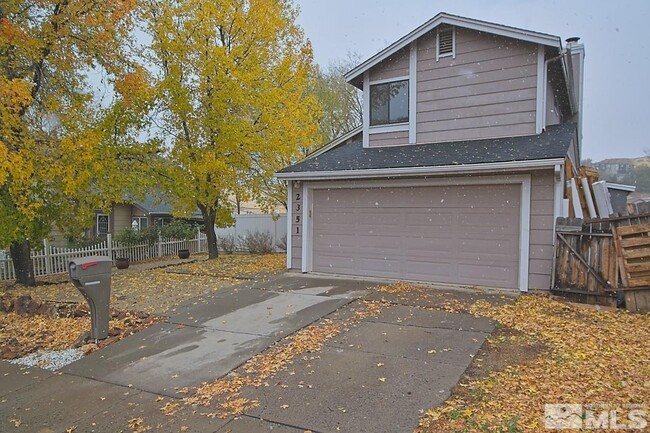 2351 Melody Ln in Reno, NV - Foto de edificio - Building Photo