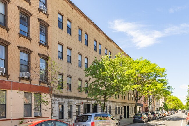 207 Meserole Street in Brooklyn, NY - Building Photo - Building Photo