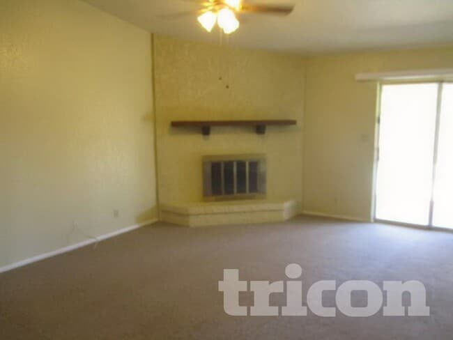 4323 W Poinsettia Dr, Unit 14304 in Glendale, AZ - Foto de edificio - Building Photo