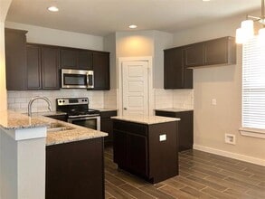 1001 Sierra Vista Ct in Midlothian, TX - Building Photo - Building Photo