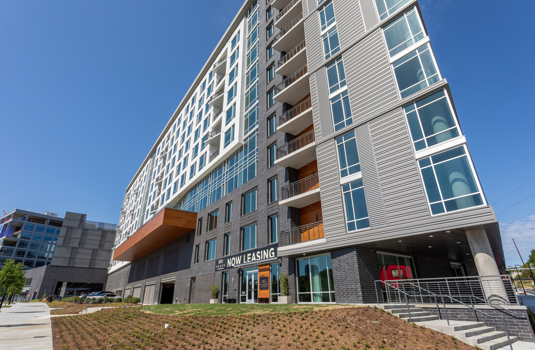 Peace Raleigh Apartments in Raleigh, NC - Building Photo