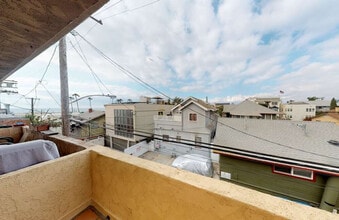 Cerca Del Mar in Venice, CA - Building Photo - Building Photo