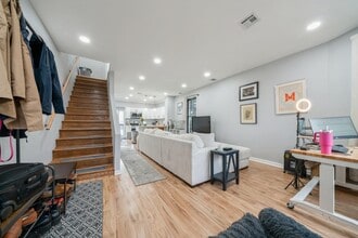 318 2nd St in Union City, NJ - Building Photo - Building Photo