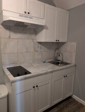 Room in Apartment on Karl Ct in Marietta, GA - Building Photo - Building Photo