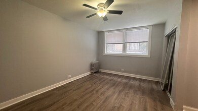 6956 N Ashland Blvd in Chicago, IL - Building Photo - Building Photo