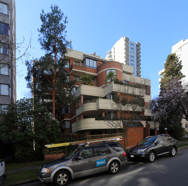 Liza Court in Vancouver, BC - Building Photo - Building Photo