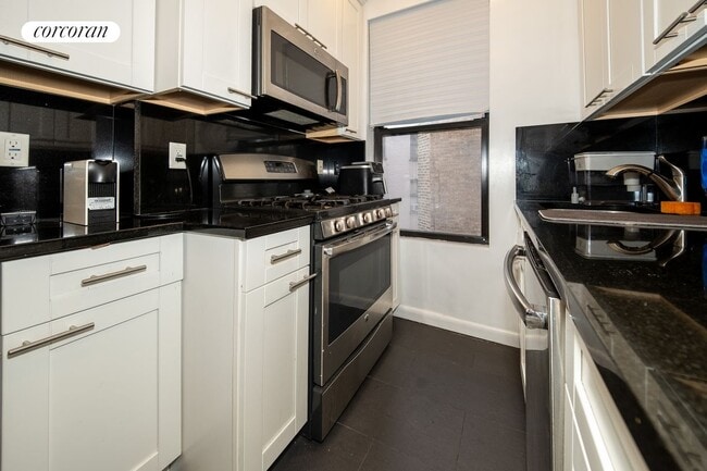 550 Riverside Dr in New York, NY - Building Photo - Building Photo