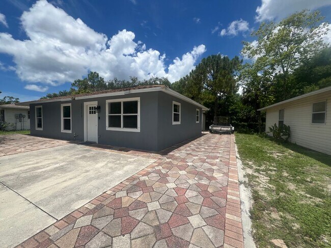 12113 Fuller Ln in Naples, FL - Building Photo - Building Photo