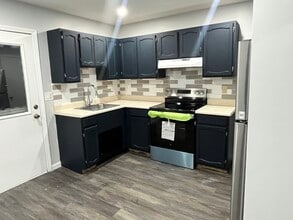 11 Limerick Dr E, Unit 11A in Albany, NY - Building Photo - Building Photo