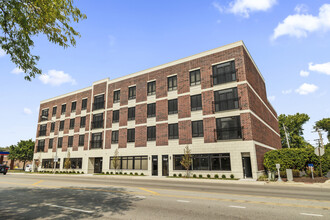 3330 Dempster St in Skokie, IL - Building Photo - Building Photo