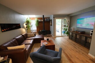 4725 W Moorhead Cir in Boulder, CO - Building Photo - Building Photo
