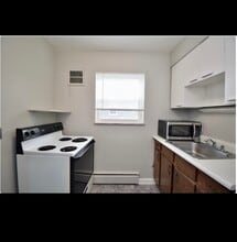5911 Cary Ave, Unit #3 in Cincinnati, OH - Foto de edificio - Building Photo