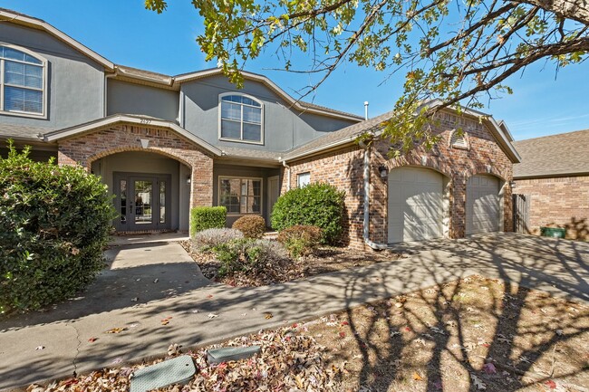 property at 2627 N Miranda St