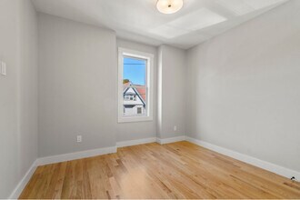 66 Stanley St in Boston, MA - Foto de edificio - Building Photo